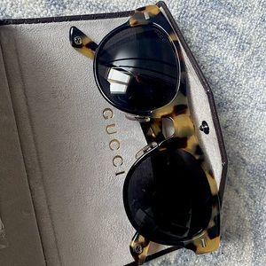 NWOT Gucci Sunglasses